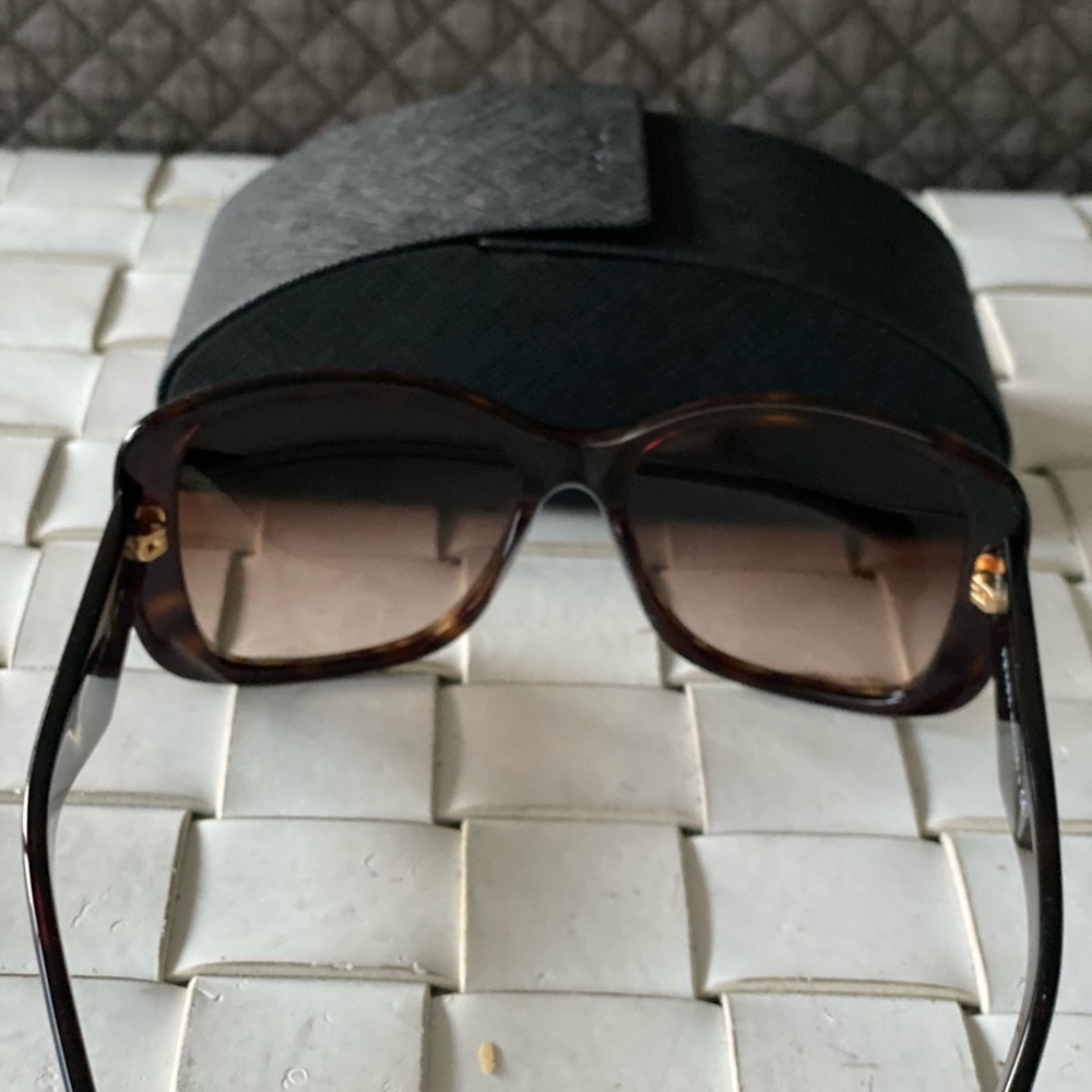 Sunglasses PRADA - Picture 2 of 4